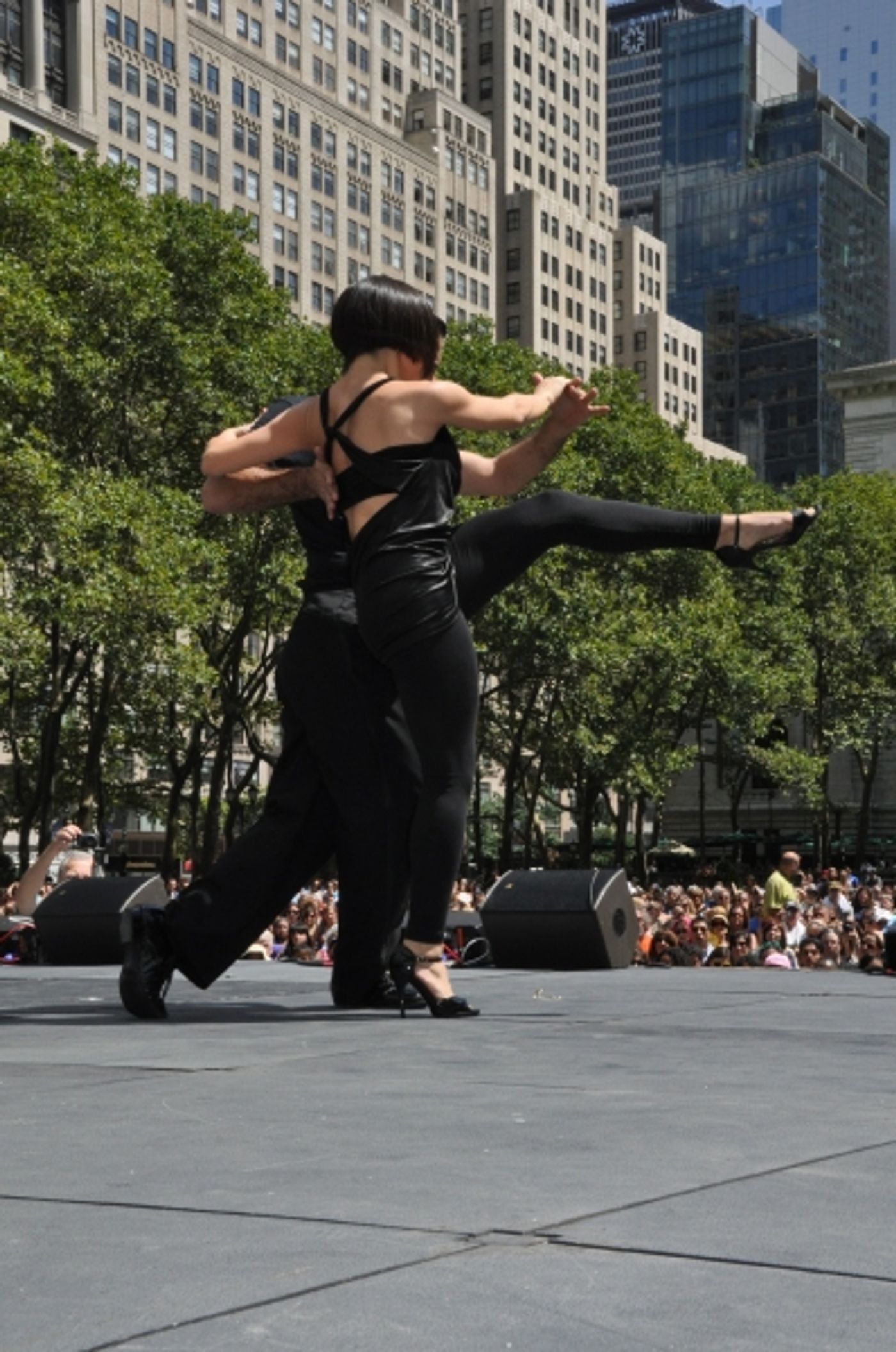Photo Coverage: ONCE, MOTOWN, MAMMA MIA! & More Visit BROADWAY IN BRYANT PARK! Image