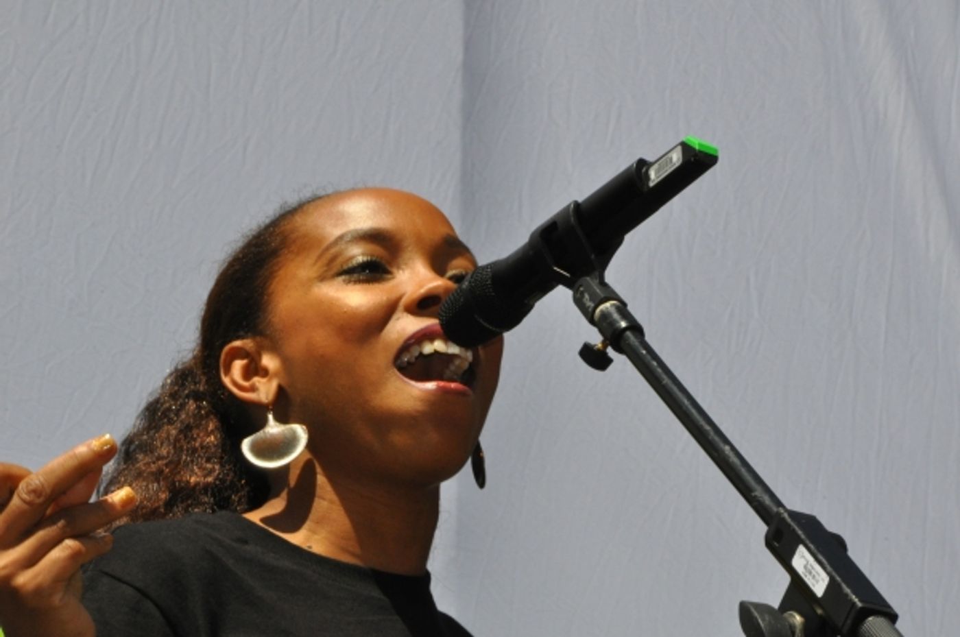 Photo Coverage: ONCE, MOTOWN, MAMMA MIA! & More Visit BROADWAY IN BRYANT PARK! Image