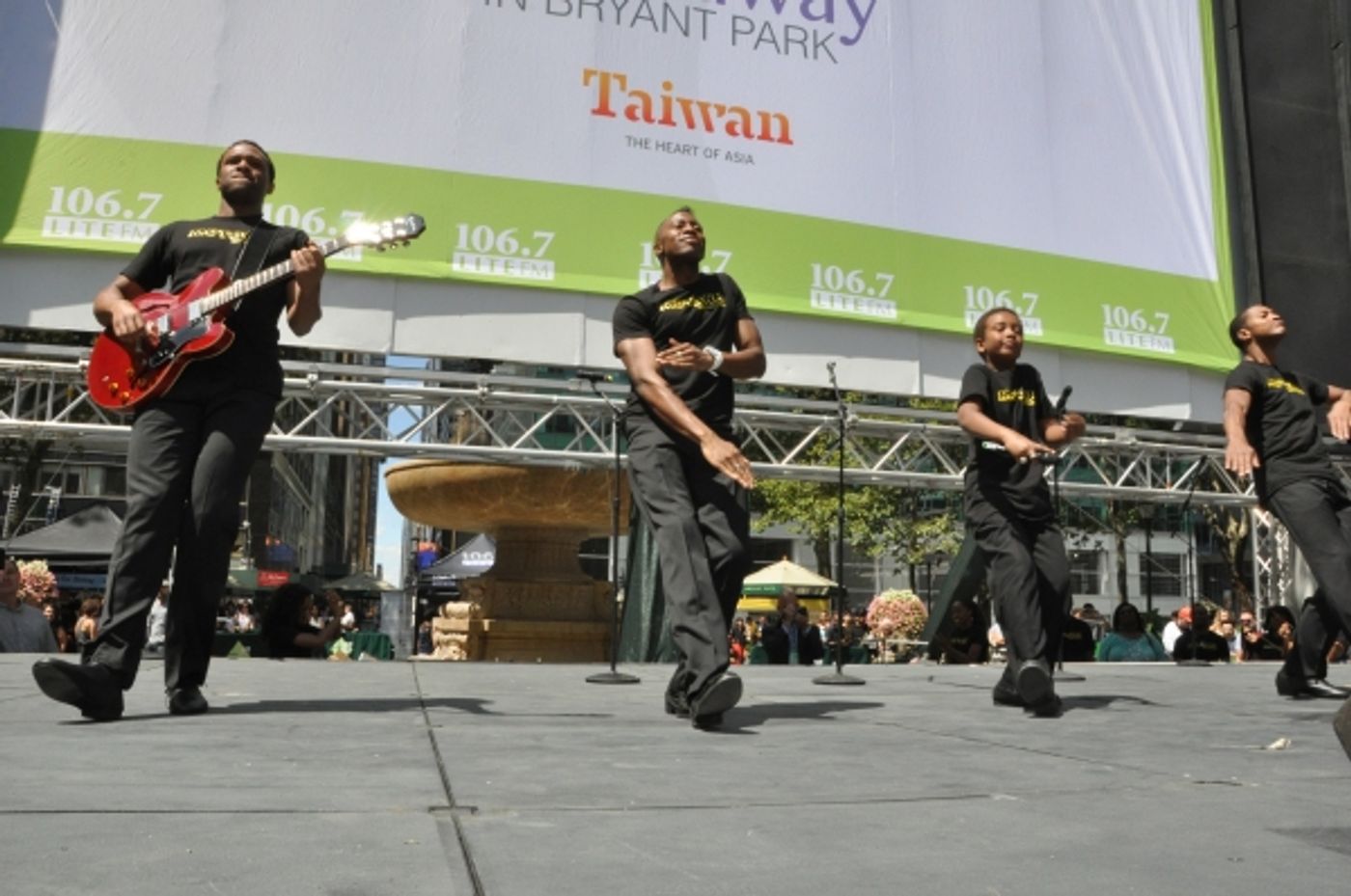 Photo Coverage: ONCE, MOTOWN, MAMMA MIA! & More Visit BROADWAY IN BRYANT PARK! Image