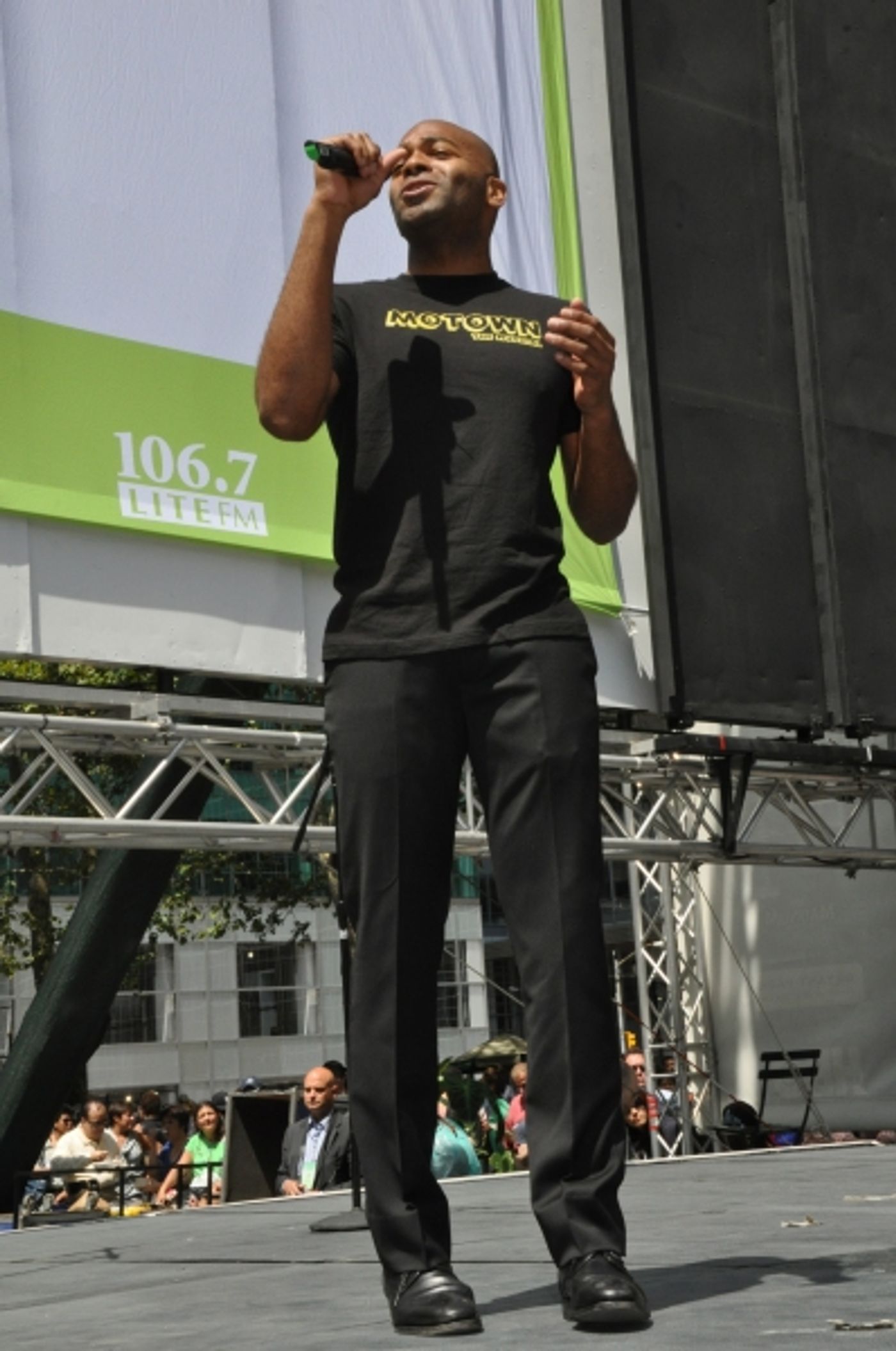 Photo Coverage: ONCE, MOTOWN, MAMMA MIA! & More Visit BROADWAY IN BRYANT PARK! Image