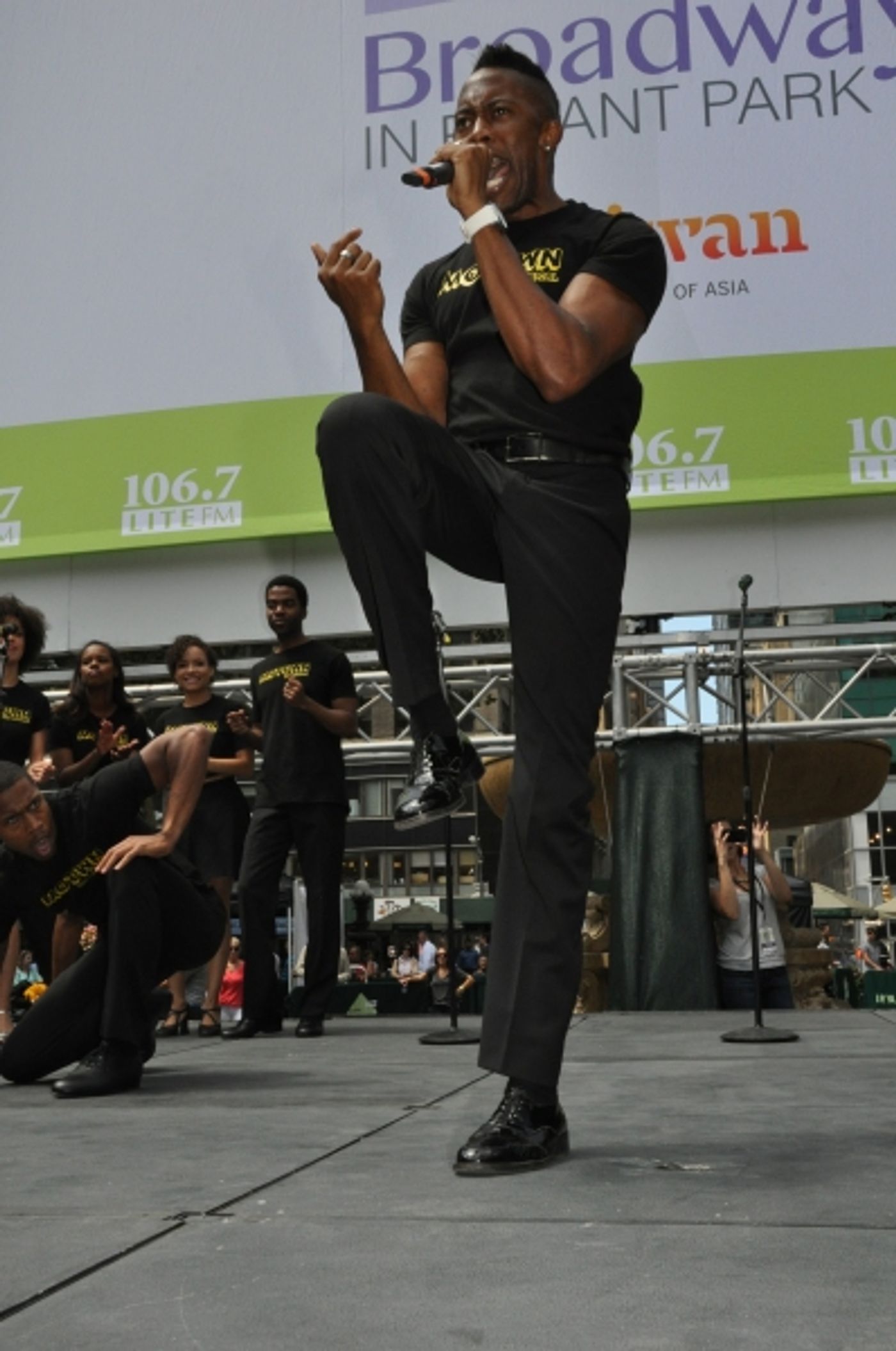 Photo Coverage: ONCE, MOTOWN, MAMMA MIA! & More Visit BROADWAY IN BRYANT PARK! Image
