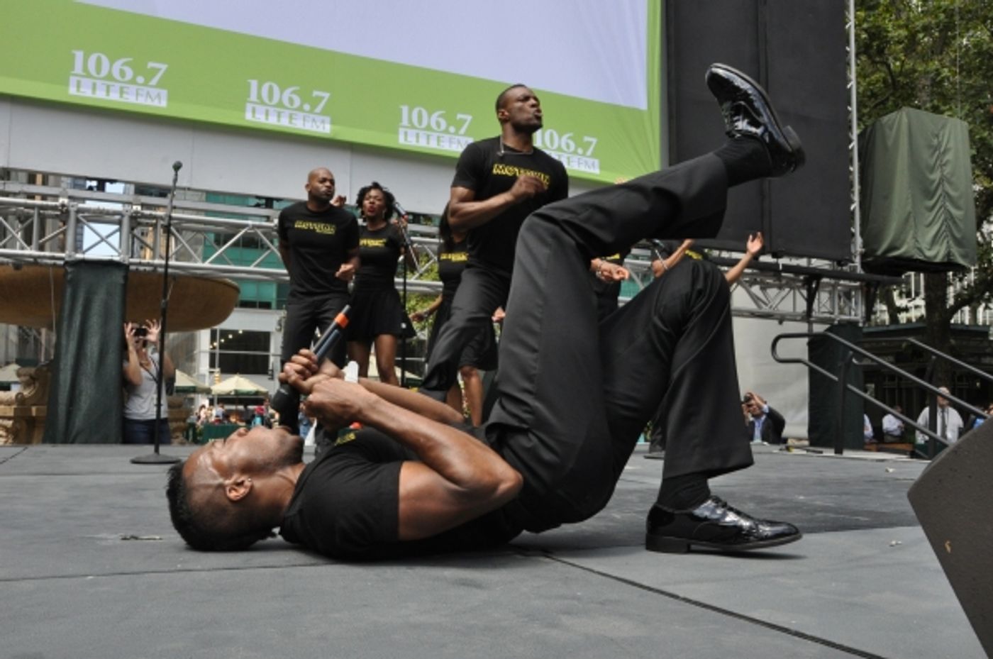 Photo Coverage: ONCE, MOTOWN, MAMMA MIA! & More Visit BROADWAY IN BRYANT PARK! Image