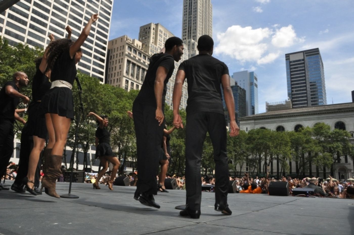 Photo Coverage: ONCE, MOTOWN, MAMMA MIA! & More Visit BROADWAY IN BRYANT PARK! Image