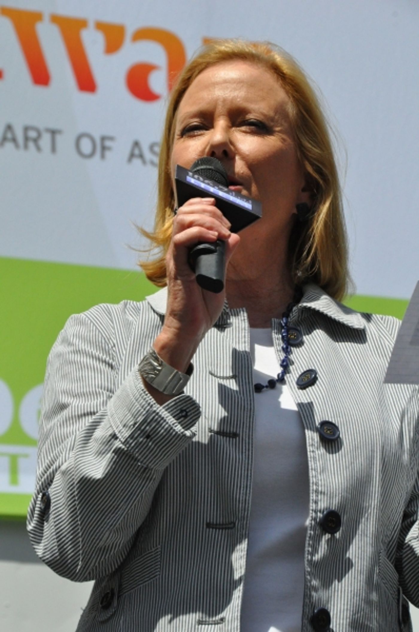 Photo Coverage: ONCE, MOTOWN, MAMMA MIA! & More Visit BROADWAY IN BRYANT PARK! Image