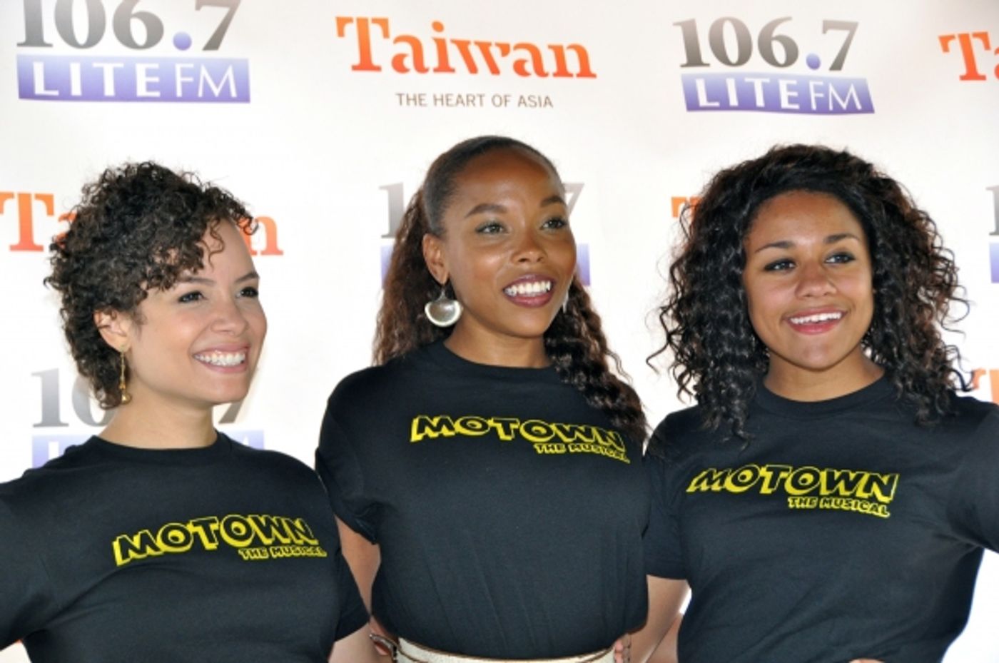 Photo Coverage: ONCE, MOTOWN, MAMMA MIA! & More Visit BROADWAY IN BRYANT PARK! Image