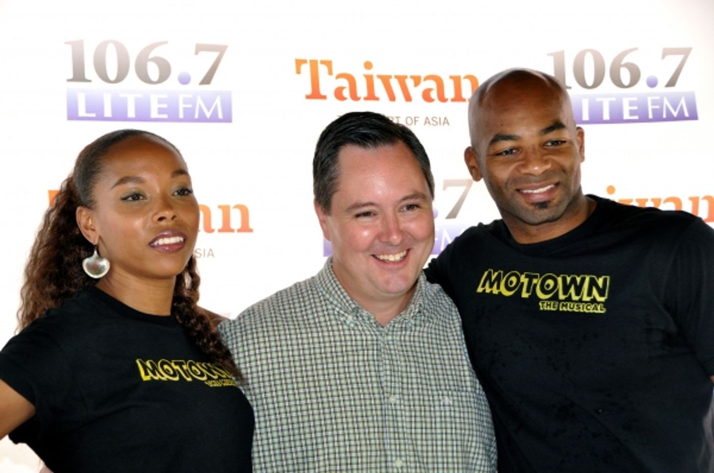 Photo Coverage: ONCE, MOTOWN, MAMMA MIA! & More Visit BROADWAY IN BRYANT PARK! Image