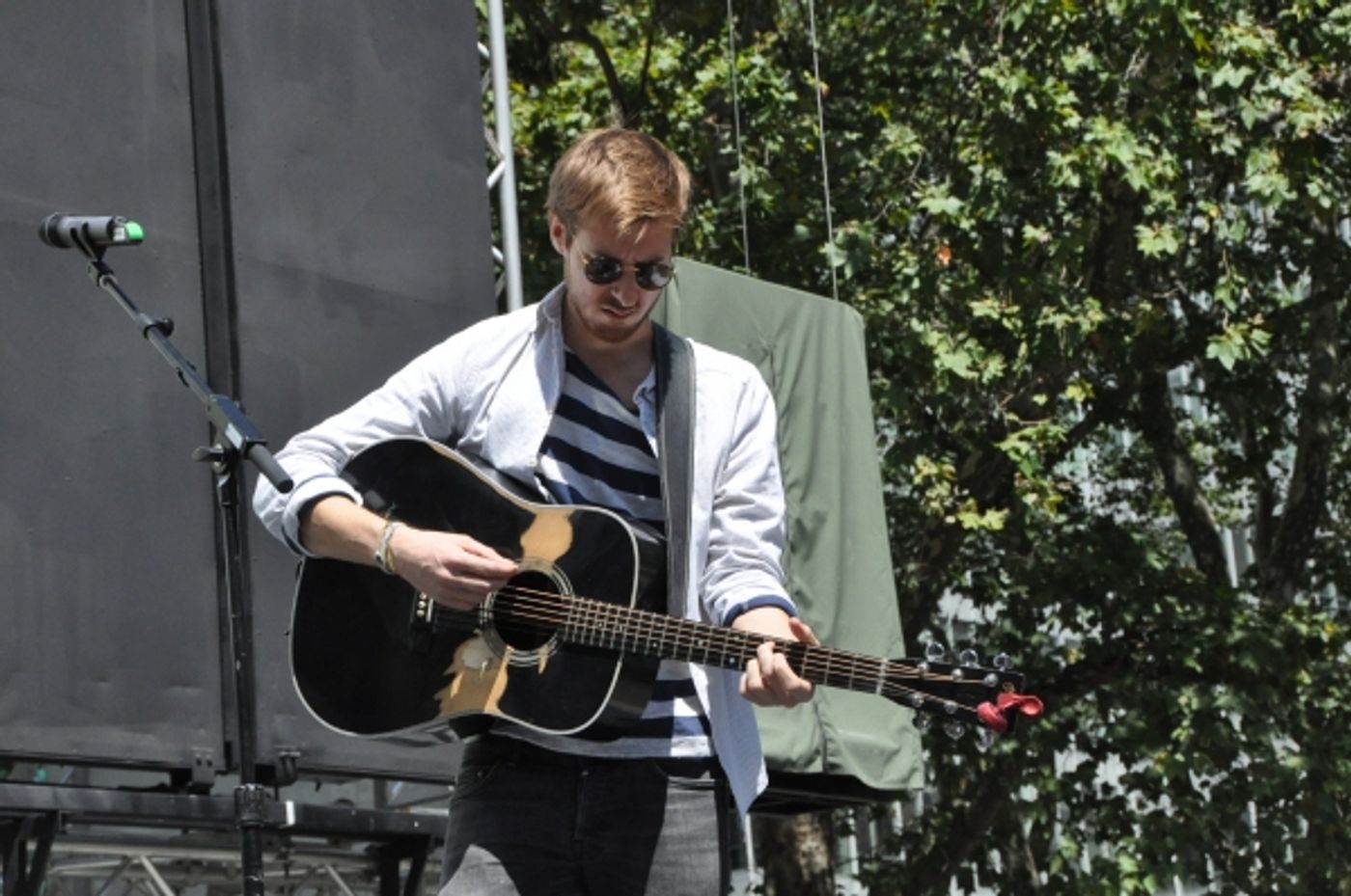 Photo Coverage: ONCE, MOTOWN, MAMMA MIA! & More Visit BROADWAY IN BRYANT PARK! Image
