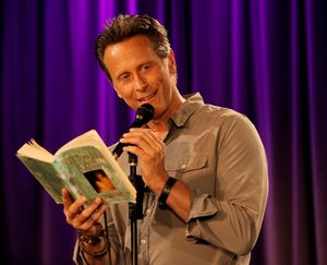 Steven Weber Photo