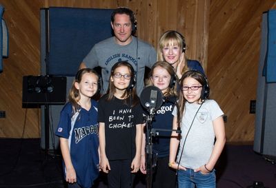 Bertie Carvel, Lauren Ward, Sophia Gennusa, Oona Laurence, Milly Shapiro, Bailey Ryon Photo