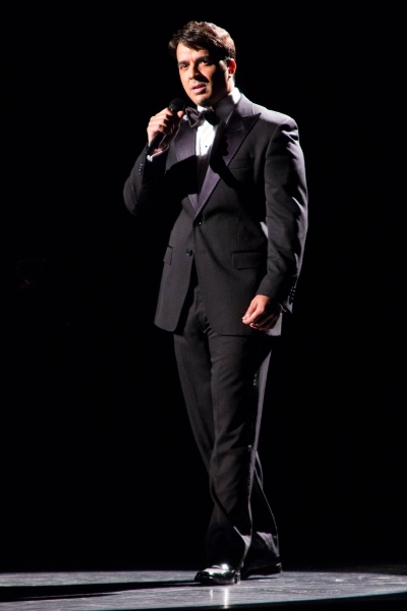 Photo Coverage: FOREVER TANGO's Luis Fonsi Meets the Press!  Image