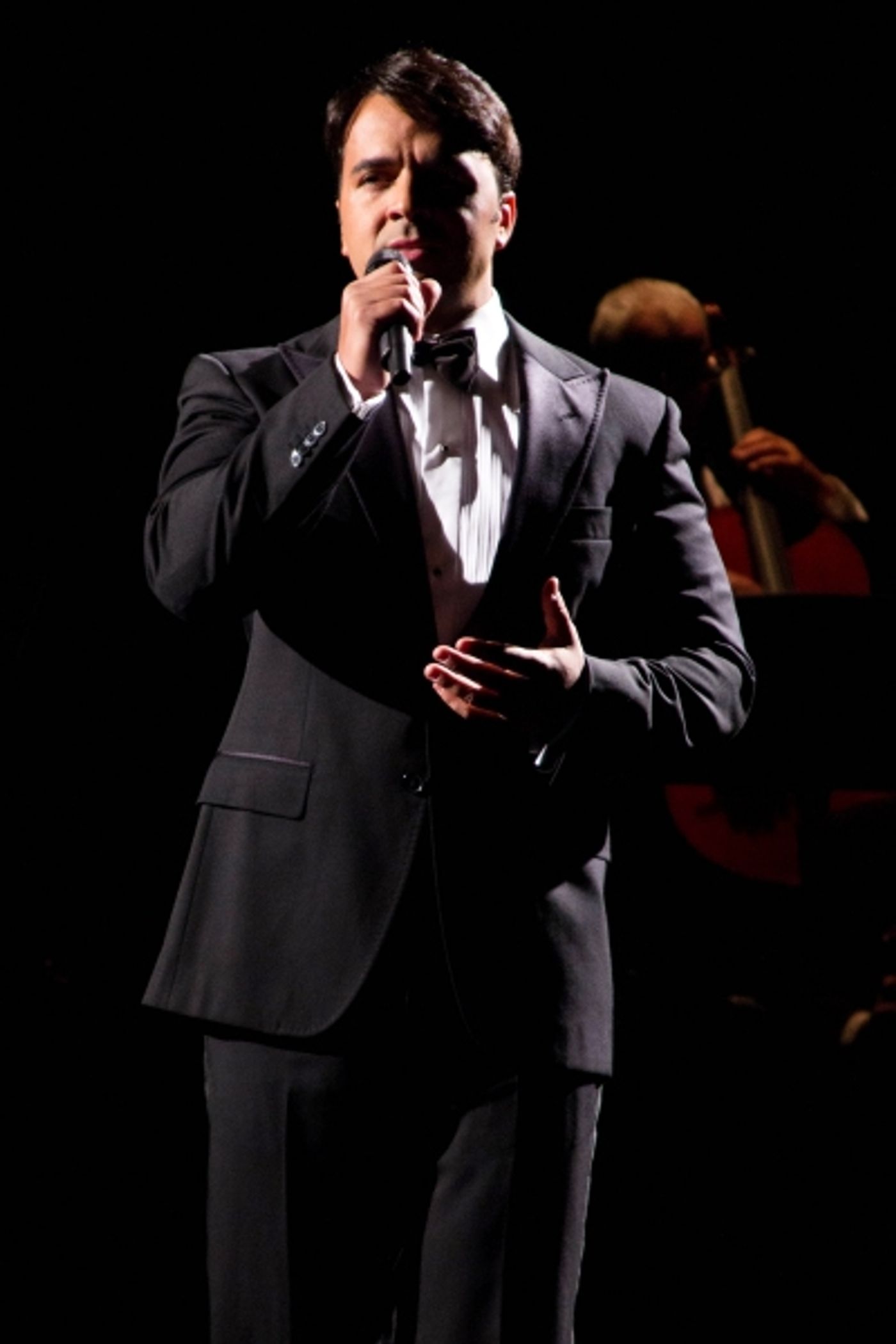 Photo Coverage: FOREVER TANGO's Luis Fonsi Meets the Press!  Image