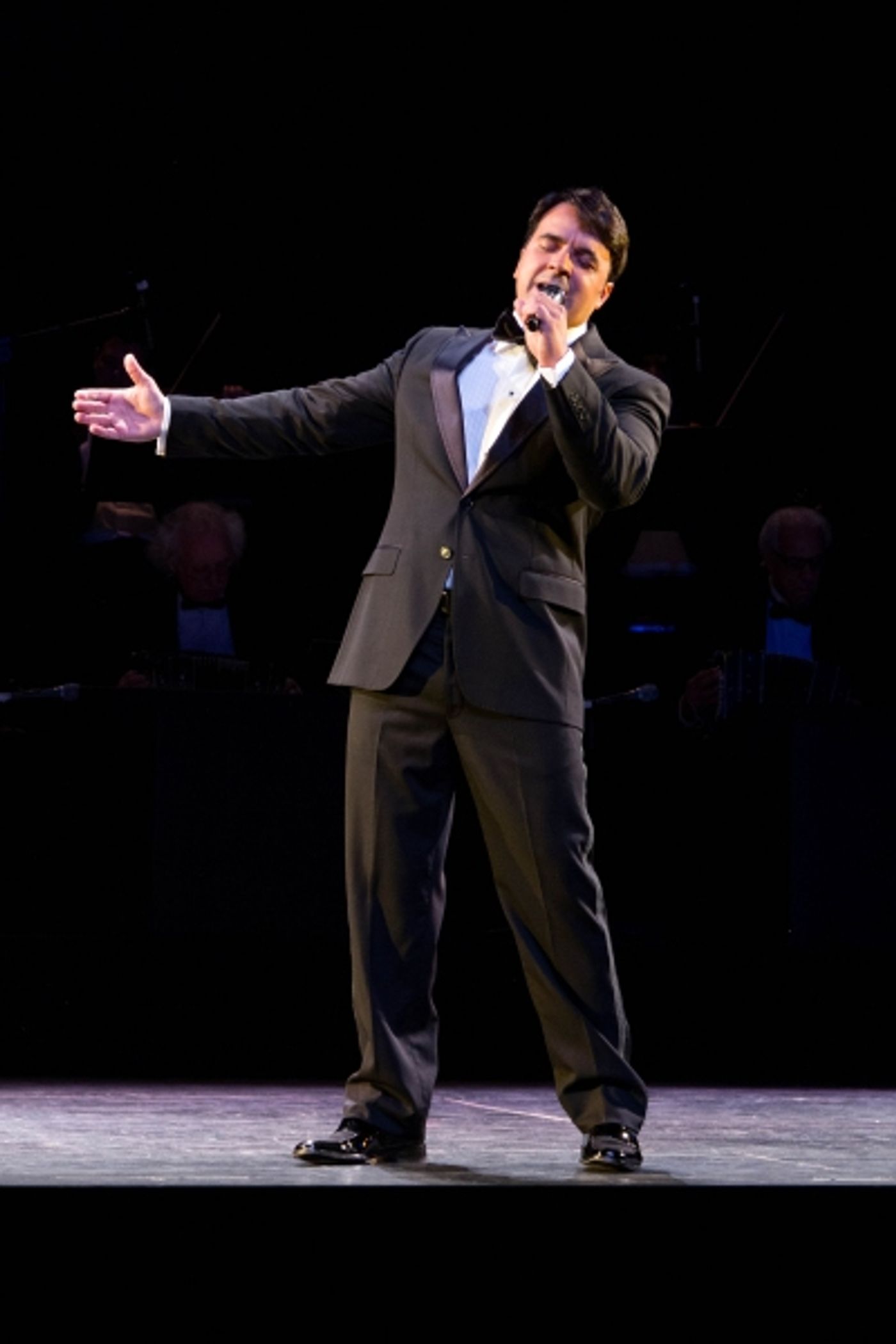 Photo Coverage: FOREVER TANGO's Luis Fonsi Meets the Press!  Image