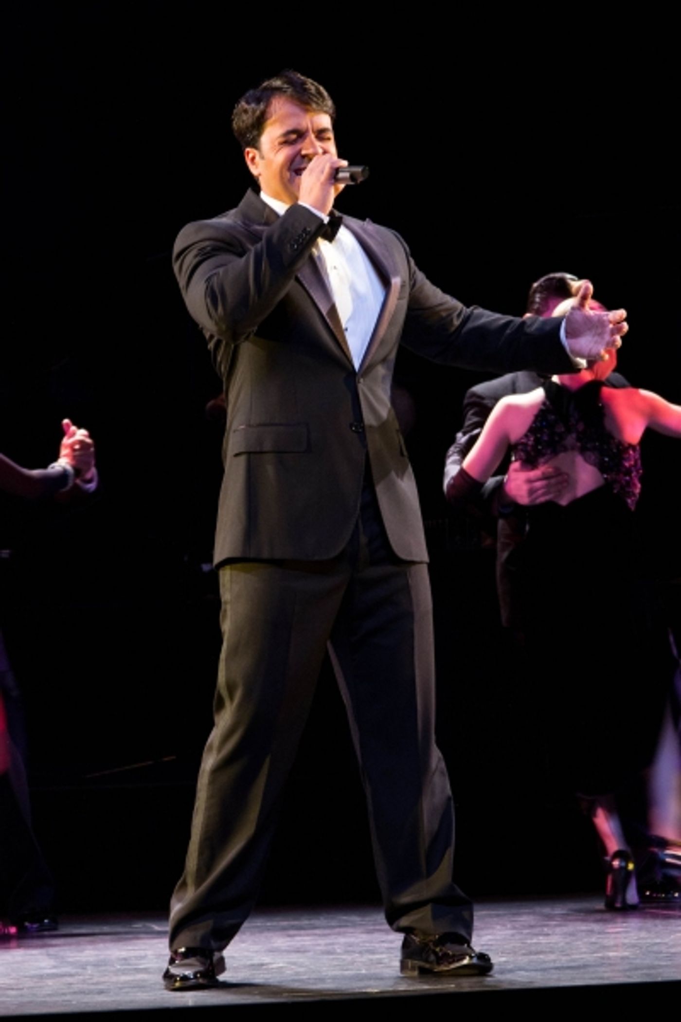 Photo Coverage: FOREVER TANGO's Luis Fonsi Meets the Press!  Image