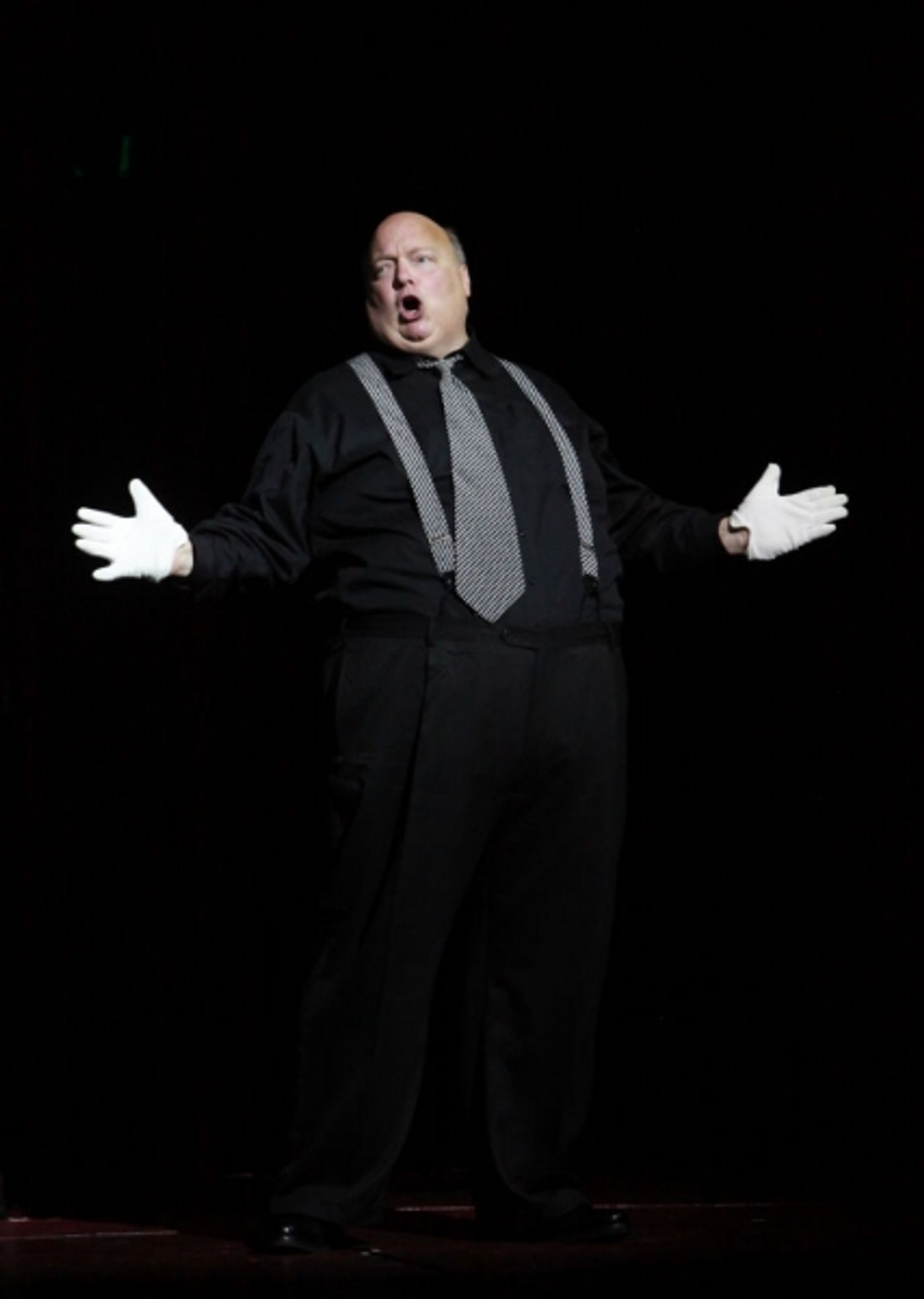 Photo Flash: First Look at Tom Hewitt, Brenda Braxton, Lindsay Roginski and More in CHICAGO at Music Circus  Image