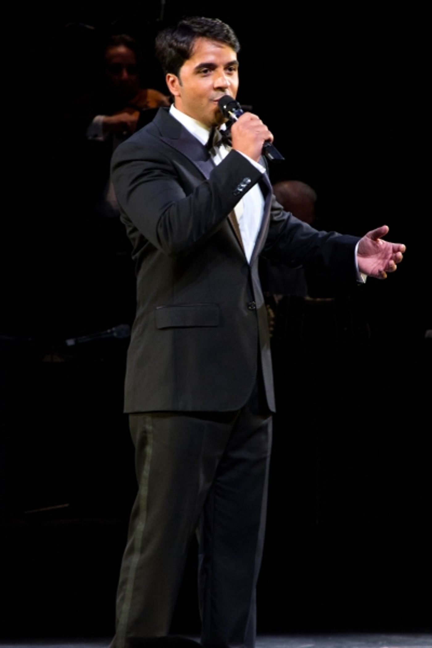 Photo Coverage: Luis Fonsi Celebrates First Night in FOREVER TANGO!  Image