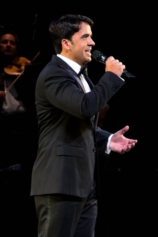 Luis Fonsi Photo