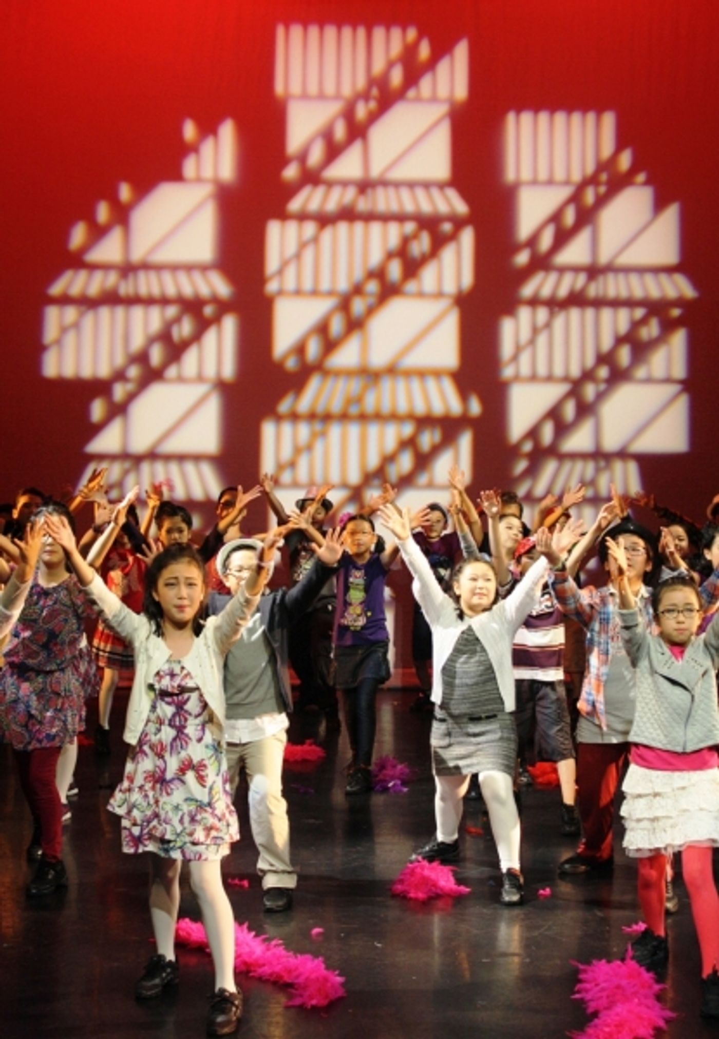 Photo Flash: Constantine Maroulis, William Ivey Long & More Attend PASSPORT TO BROADWAY Final Performance  Image