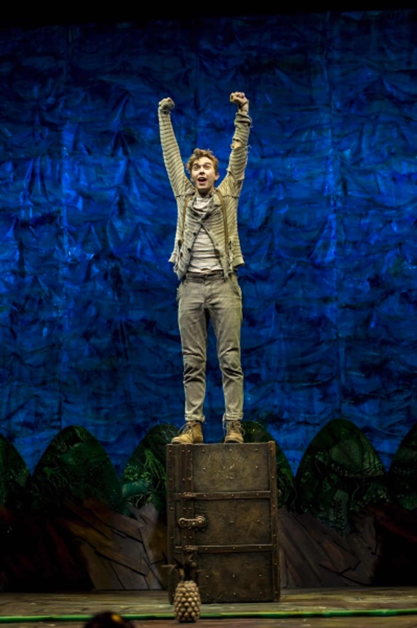 Photo Flash: First Look at PETER AND THE STARCATCHER on Tour! Image