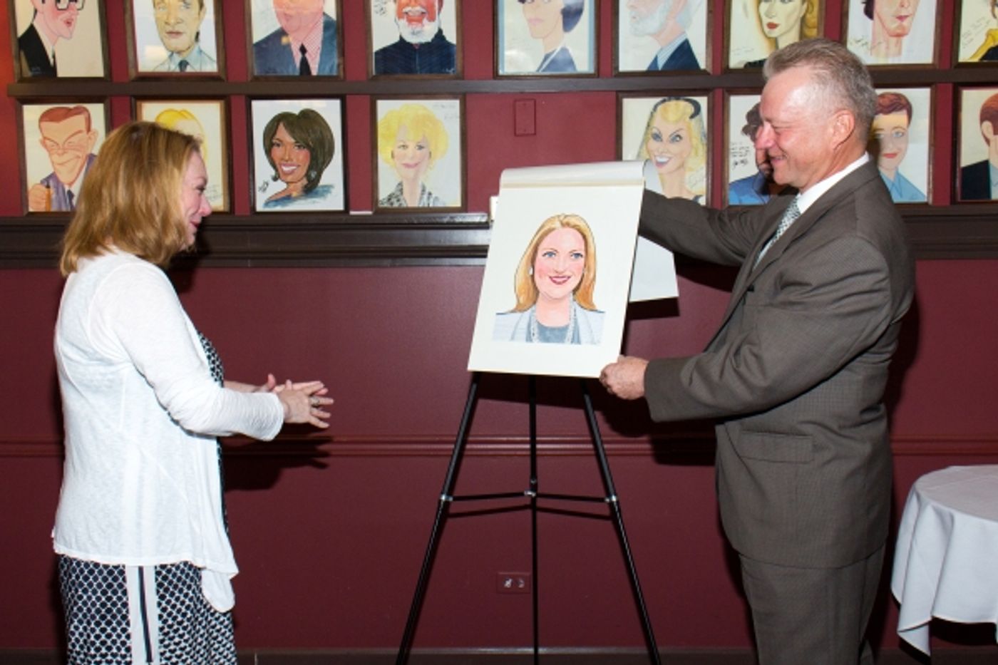 Photo Coverage: Kristine Nielsen Gets Surprise Portrait at Sardi's  Image