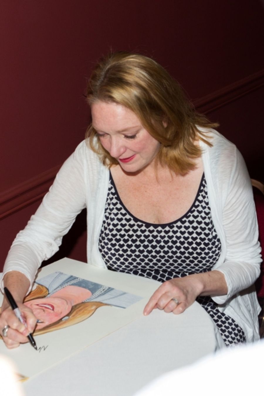Photo Coverage: Kristine Nielsen Gets Surprise Portrait at Sardi's Image