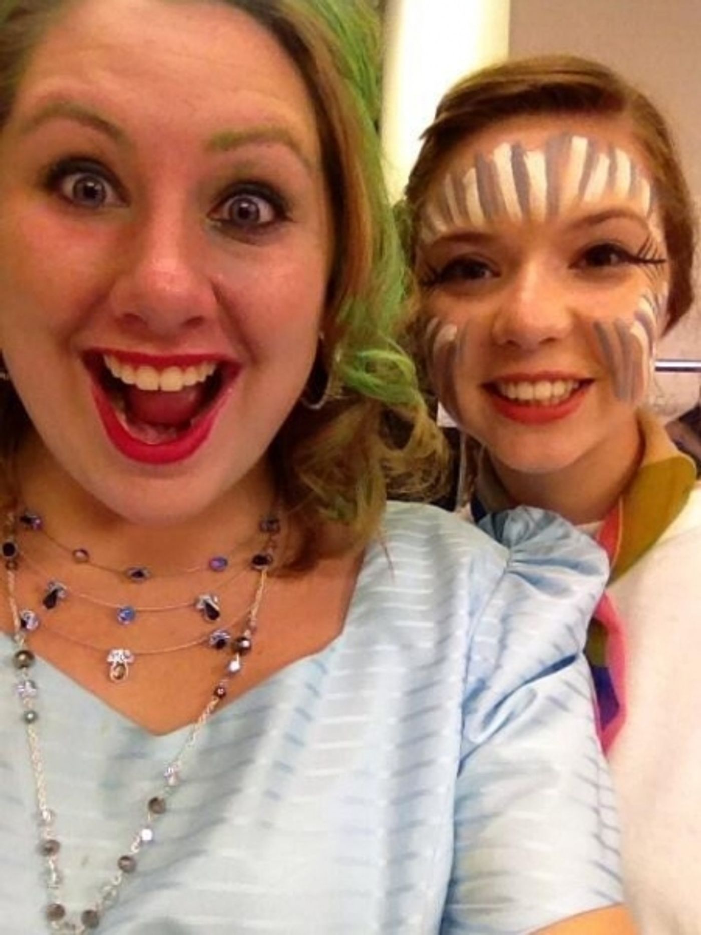 Photo Flash: Saturday Intermission Pics, Aug 24 - It's Hat Day at SOUL DOCTOR, ANYTHING GOES Ends in Toronto and More! Image