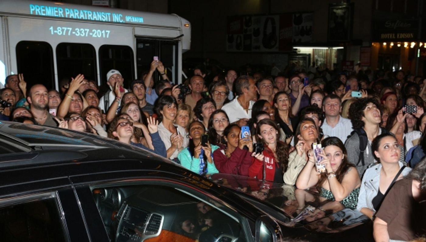 Photo Coverage: Orlando Bloom, Condola Rashad & More Meet Fans at ROMEO & JULIET Stage Door Following First Preview  Image
