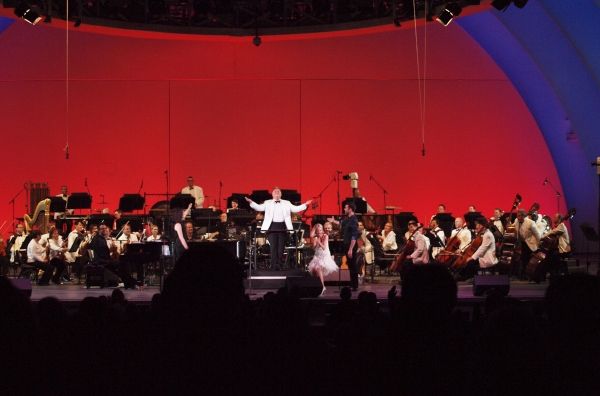 Kevin Stites takes a well deserved bow...
 Photo