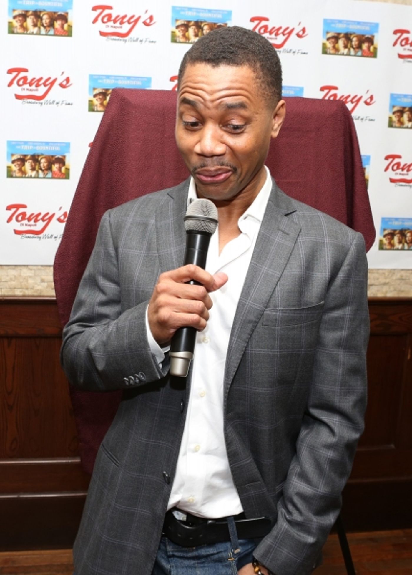 Photo Coverage: Cuba Gooding Jr. Unveils Portrait at Tony Di Napoli's  Image