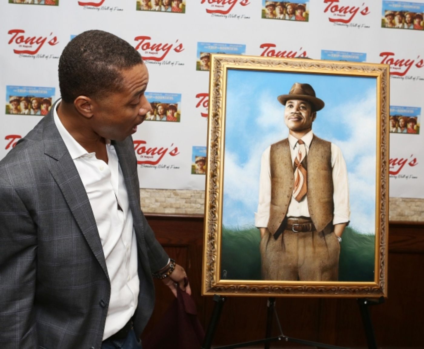 Photo Coverage: Cuba Gooding Jr. Unveils Portrait at Tony Di Napoli's  Image