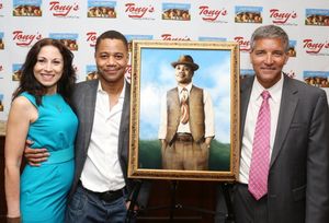 Valerie Smaldone, Cuba Gooding Jr. and Bruce Dimpflmaier @ BroadwayWorld Valerie Smaldone, Cuba Gooding Jr. and Bruce Dimpflmaier Photo