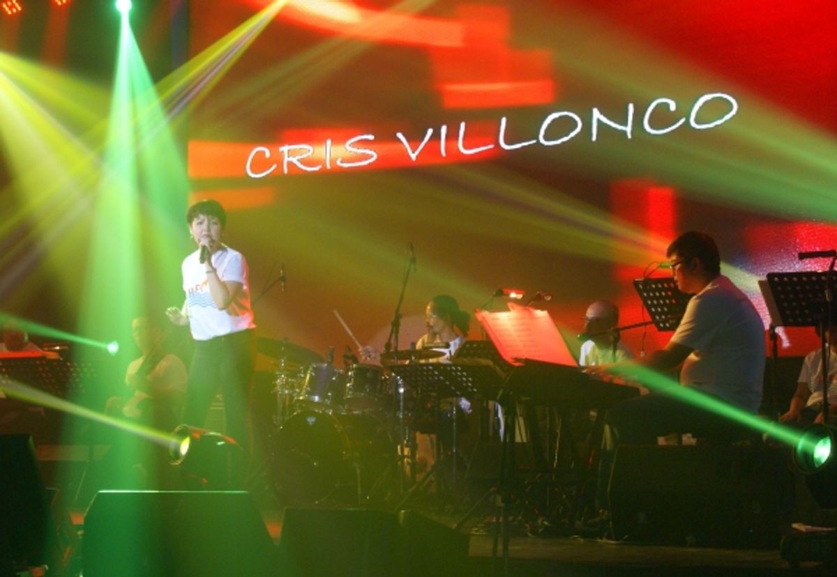 Cris Villonco at 