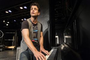 Joey McIntyre @ BroadwayWorld Joey McIntyre Photo