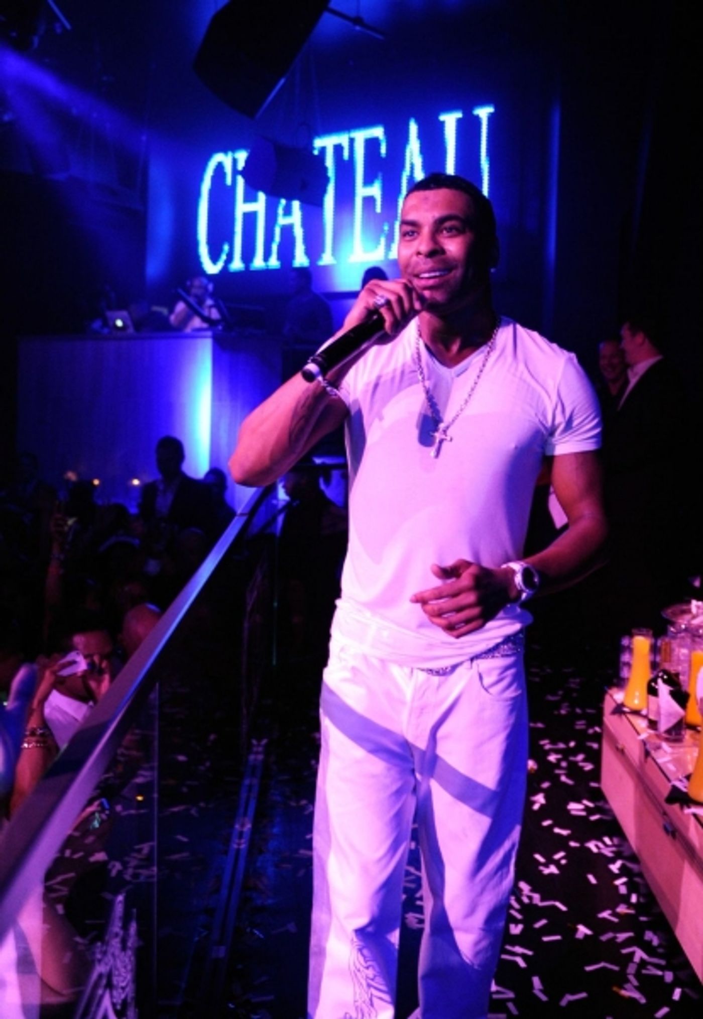 Photo Flash: Ginuwine Performs at Chateau Nightclub & Gardens, 8/31 Image