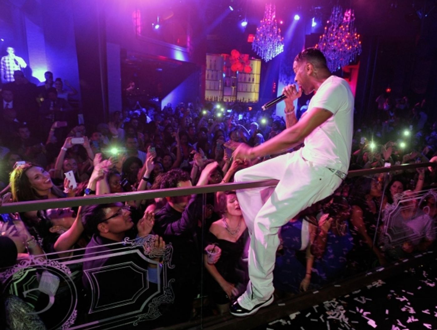 Photo Flash: Ginuwine Performs at Chateau Nightclub & Gardens, 8/31 Image
