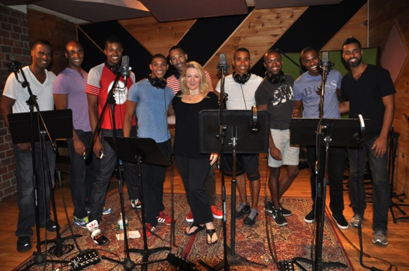 Exclusive Photo Coverage: Cast of THE LION KING Sings Carols For A Cure Image