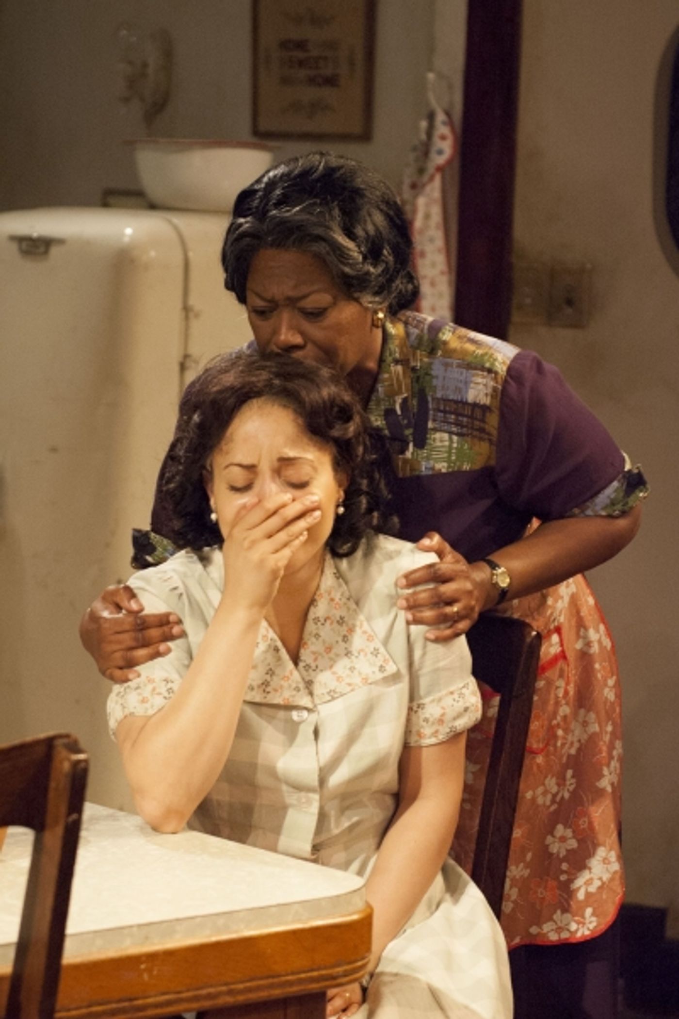 Photo Flash: First Look at TimeLine Theatre's A RAISIN IN THE SUN  Image