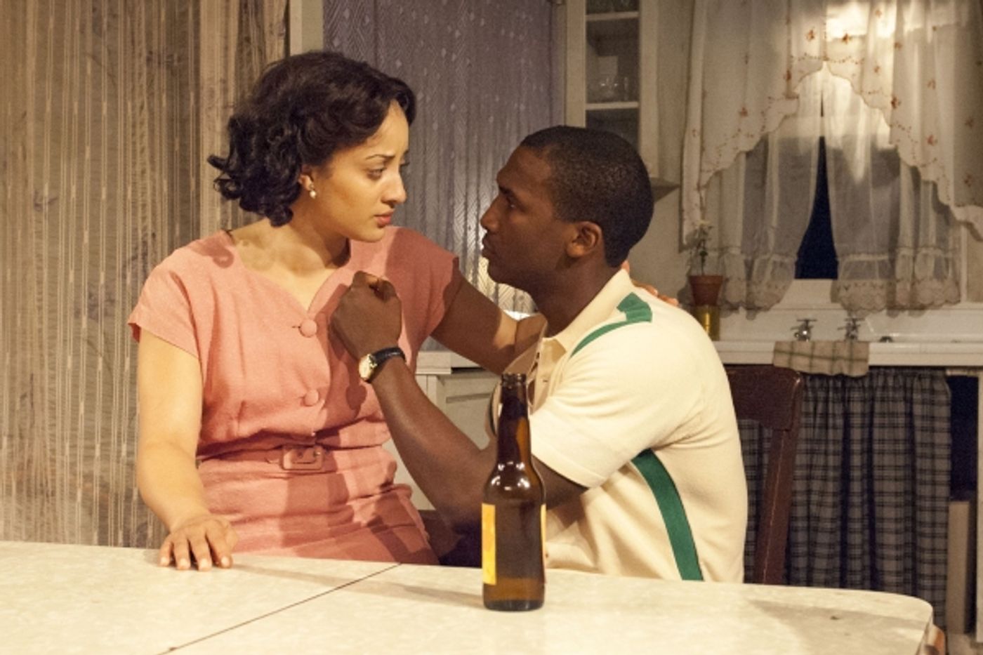 Photo Flash: First Look at TimeLine Theatre's A RAISIN IN THE SUN  Image