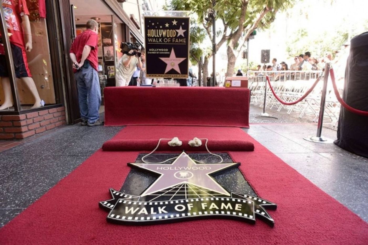 Photo Flash: GLEE's Jane Lynch Receives Star on Hollywood Walk of Fame  Image