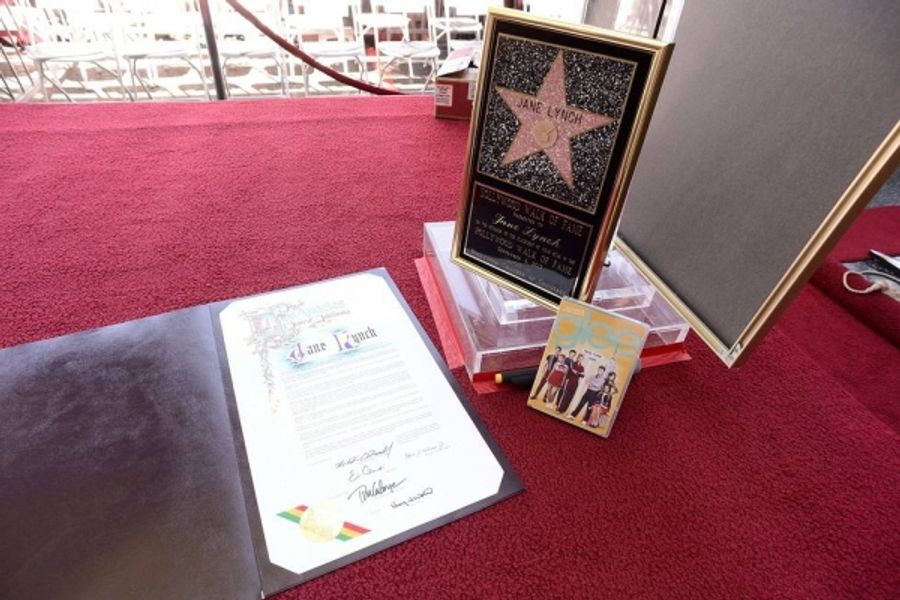 Photo Flash: GLEE's Jane Lynch Receives Star on Hollywood Walk of Fame  Image