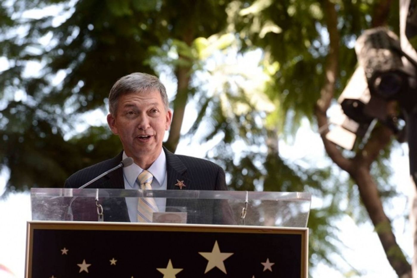 Photo Flash: GLEE's Jane Lynch Receives Star on Hollywood Walk of Fame  Image