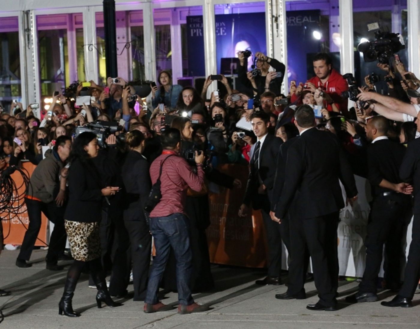 Photo Coverage: Zac Efron, Paul Giamatti & More at PARKLAND's TIFF Red Carpet Gala  Image