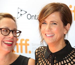 Liza Johnson & Kristen Wiig @ BroadwayWorld Liza Johnson & Kristen Wiig Photo