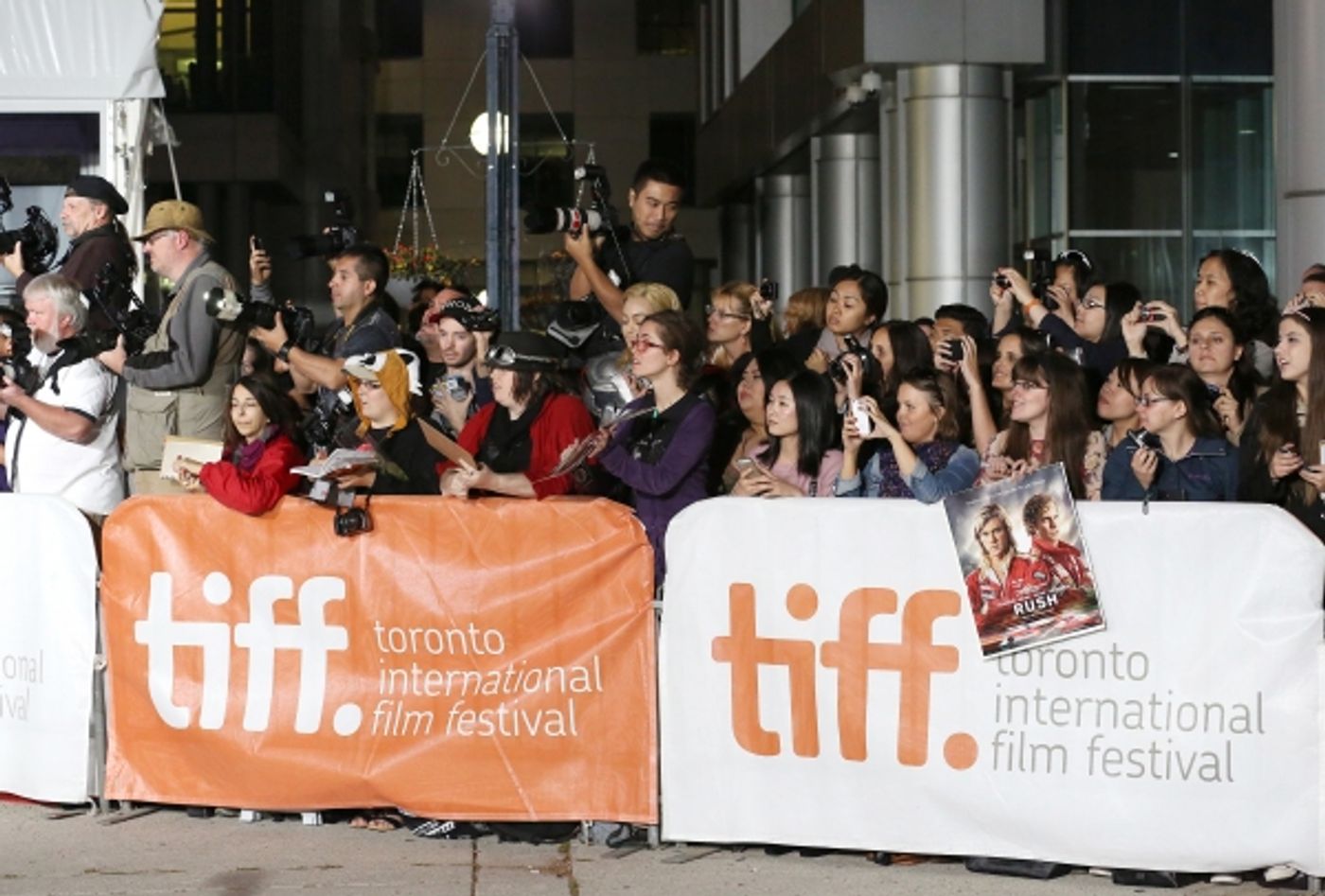 Photo Coverage: Olivia Wilde, Chris Hemsworth & More at RUSH Tiff Red Carpet Gala  Image