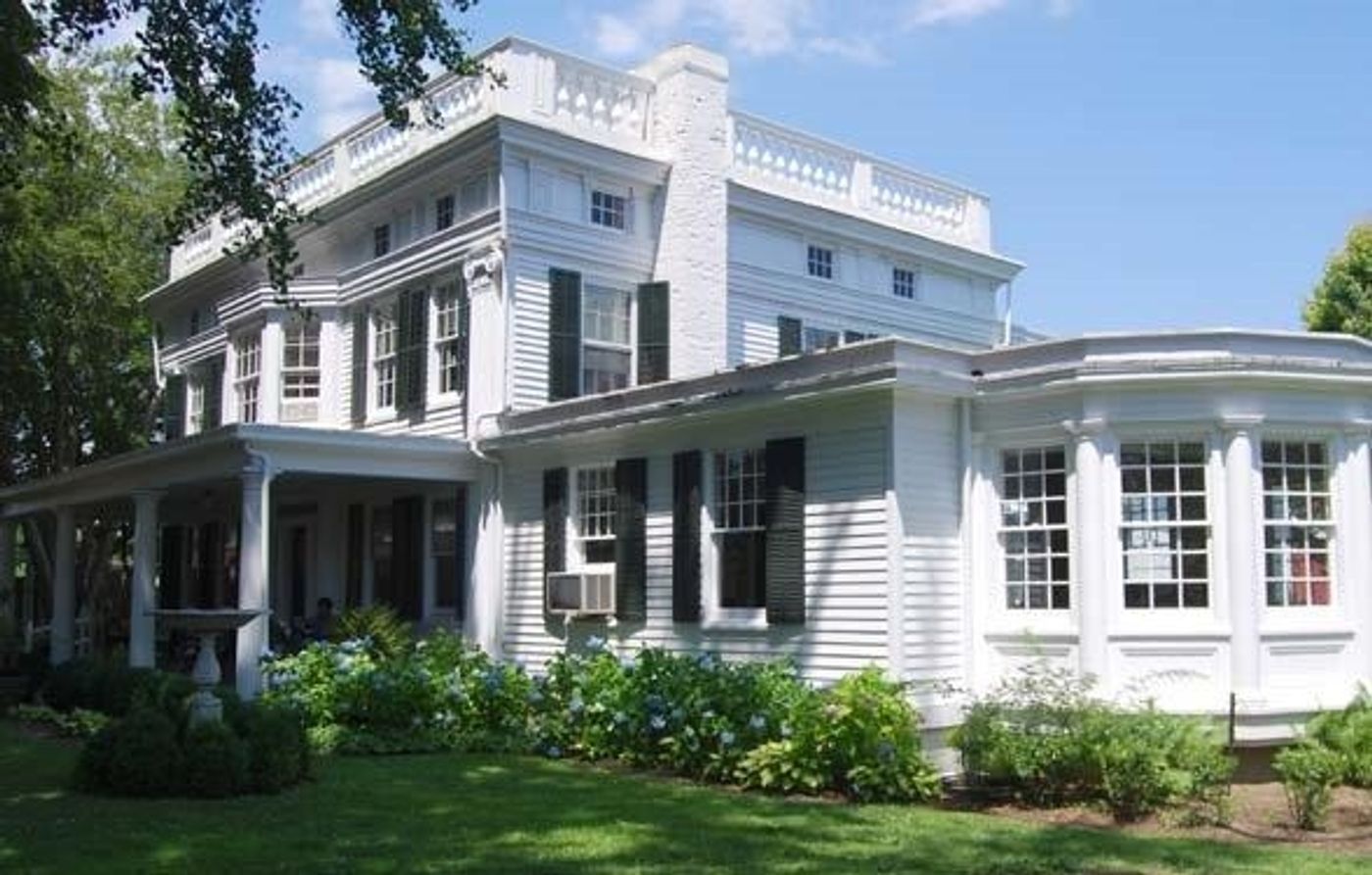 Photo Flash: Sculptor John Rist Jr. Brings 'Fabulous Fish' to Southampton Historical Museum Party Image