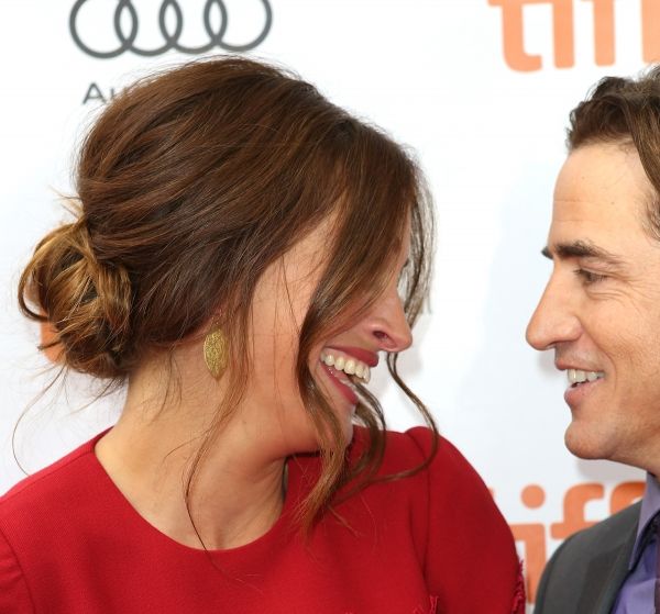 Julia Roberts and Dermot Mulroney Photo