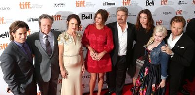Dermot Mulroney, Chris Cooper, Juliette Lewis, Julia Roberts, John Wells, Julianne Ni Photo