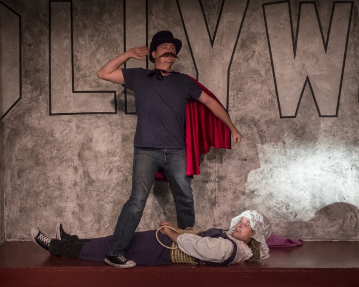 Photo Flash: First Look at MET's COMPLETELY HOLLYWOOD (ABRIDGED) Image