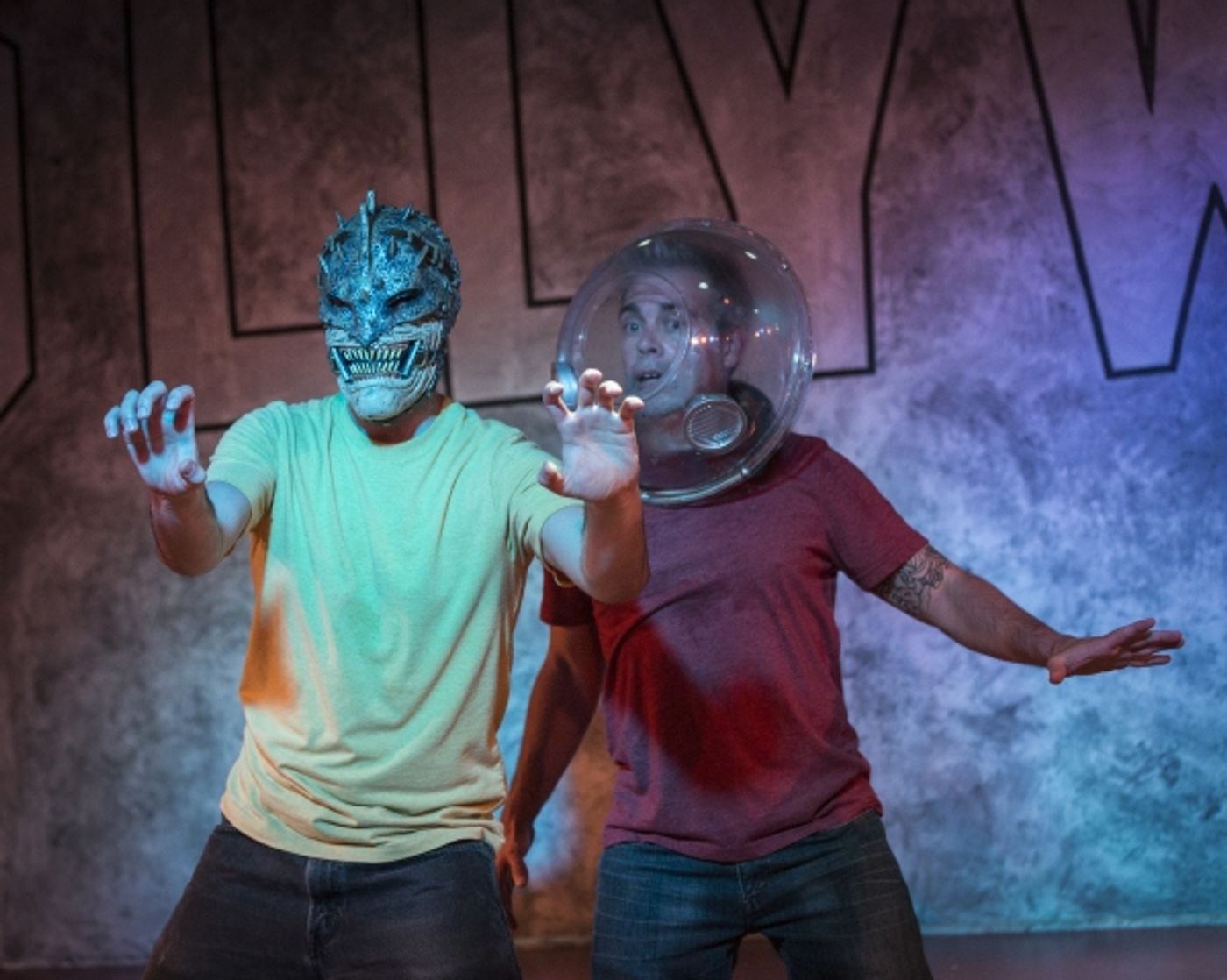 Photo Flash: First Look at MET's COMPLETELY HOLLYWOOD (ABRIDGED) Image