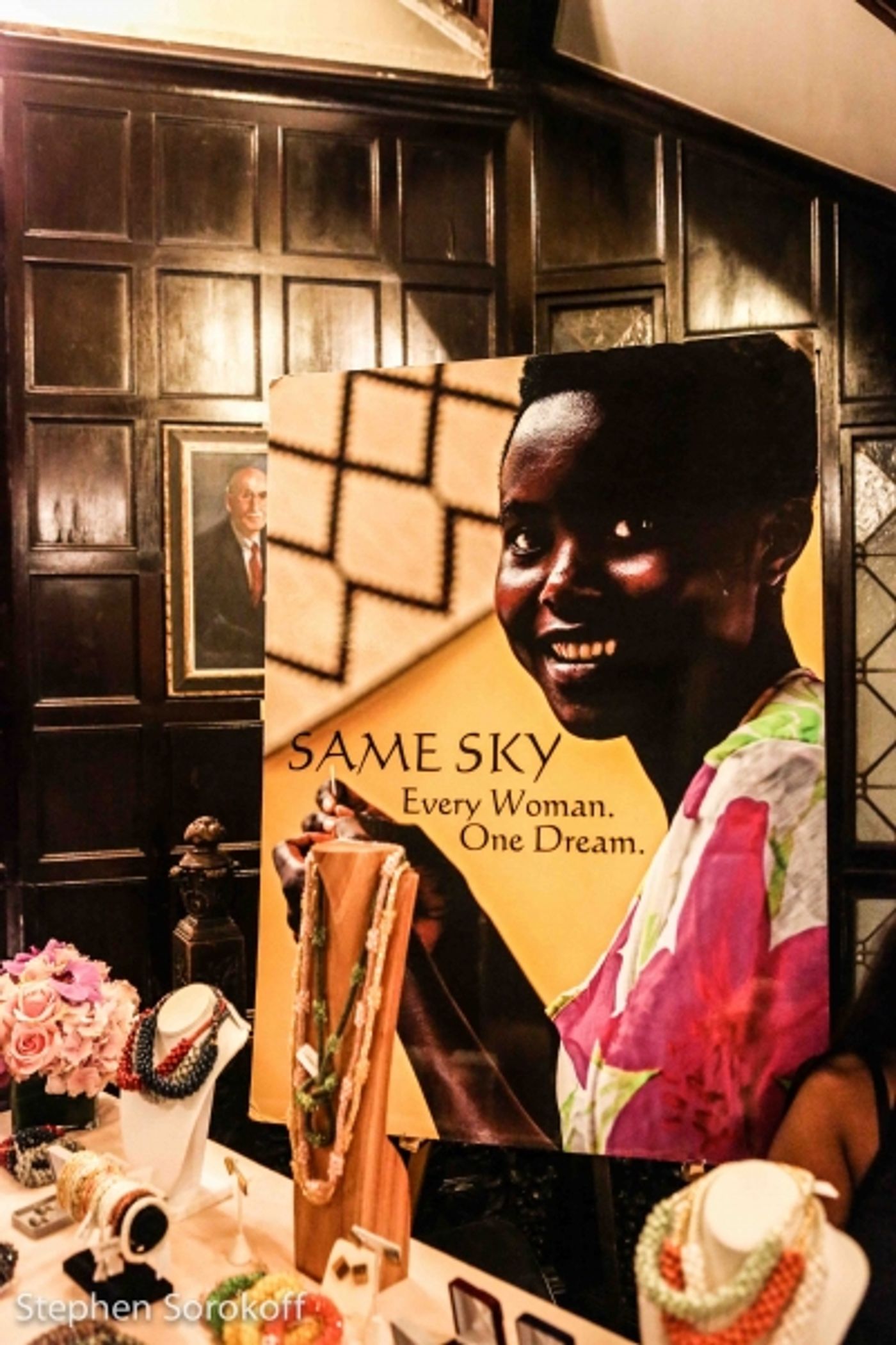 Photo Coverage: Rosanna Scotto Hosts Comediennes at the Friars Club to Benefit Same Sky Image