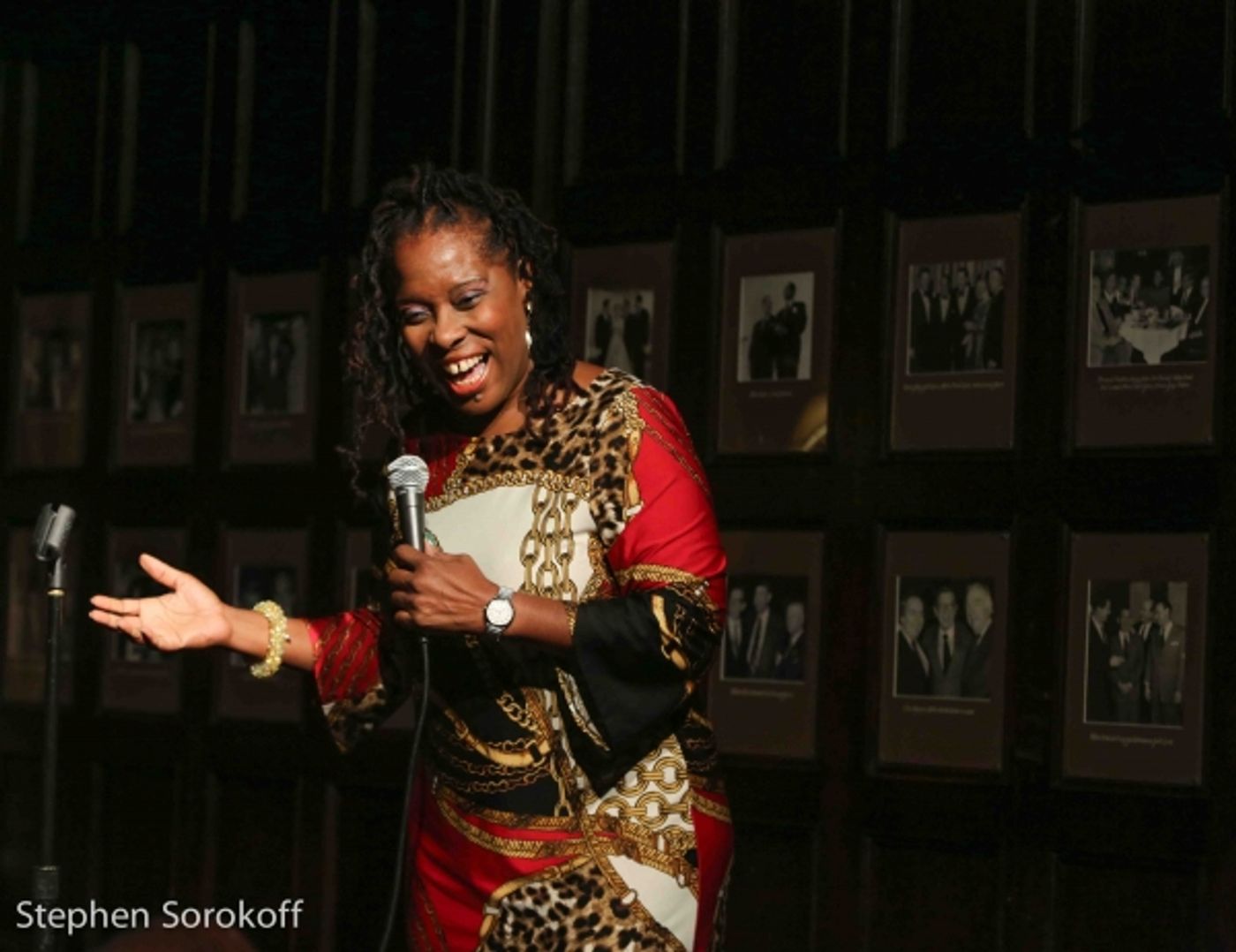 Photo Coverage: Rosanna Scotto Hosts Comediennes at the Friars Club to Benefit Same Sky Image